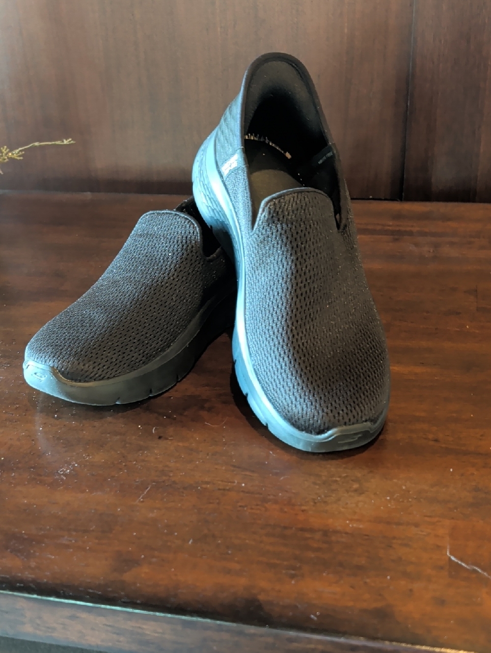Women's Slip-On Comfort Sneakers - Black